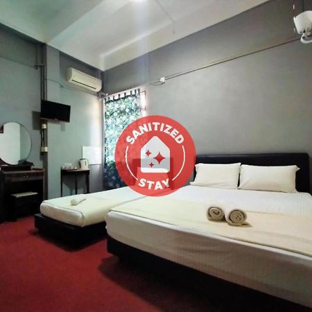 สปอต ออน 89994 อาร์แซด โกลด์ โฮเต็ล Hotel Kuala Kerai ภายนอก รูปภาพ
