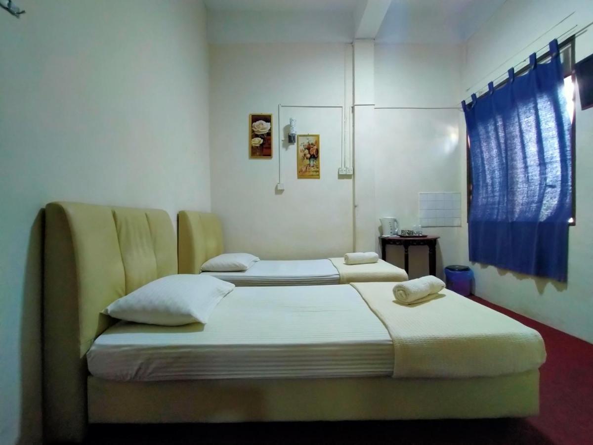 สปอต ออน 89994 อาร์แซด โกลด์ โฮเต็ล Hotel Kuala Kerai ภายนอก รูปภาพ