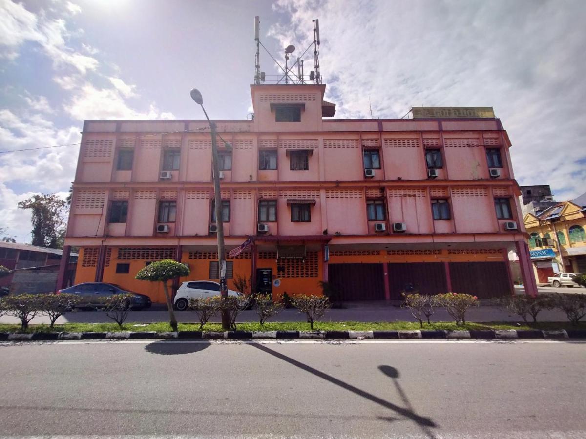 สปอต ออน 89994 อาร์แซด โกลด์ โฮเต็ล Hotel Kuala Kerai ภายนอก รูปภาพ