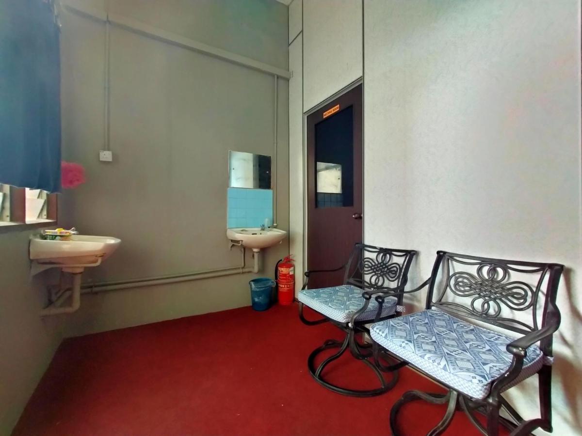 สปอต ออน 89994 อาร์แซด โกลด์ โฮเต็ล Hotel Kuala Kerai ภายนอก รูปภาพ