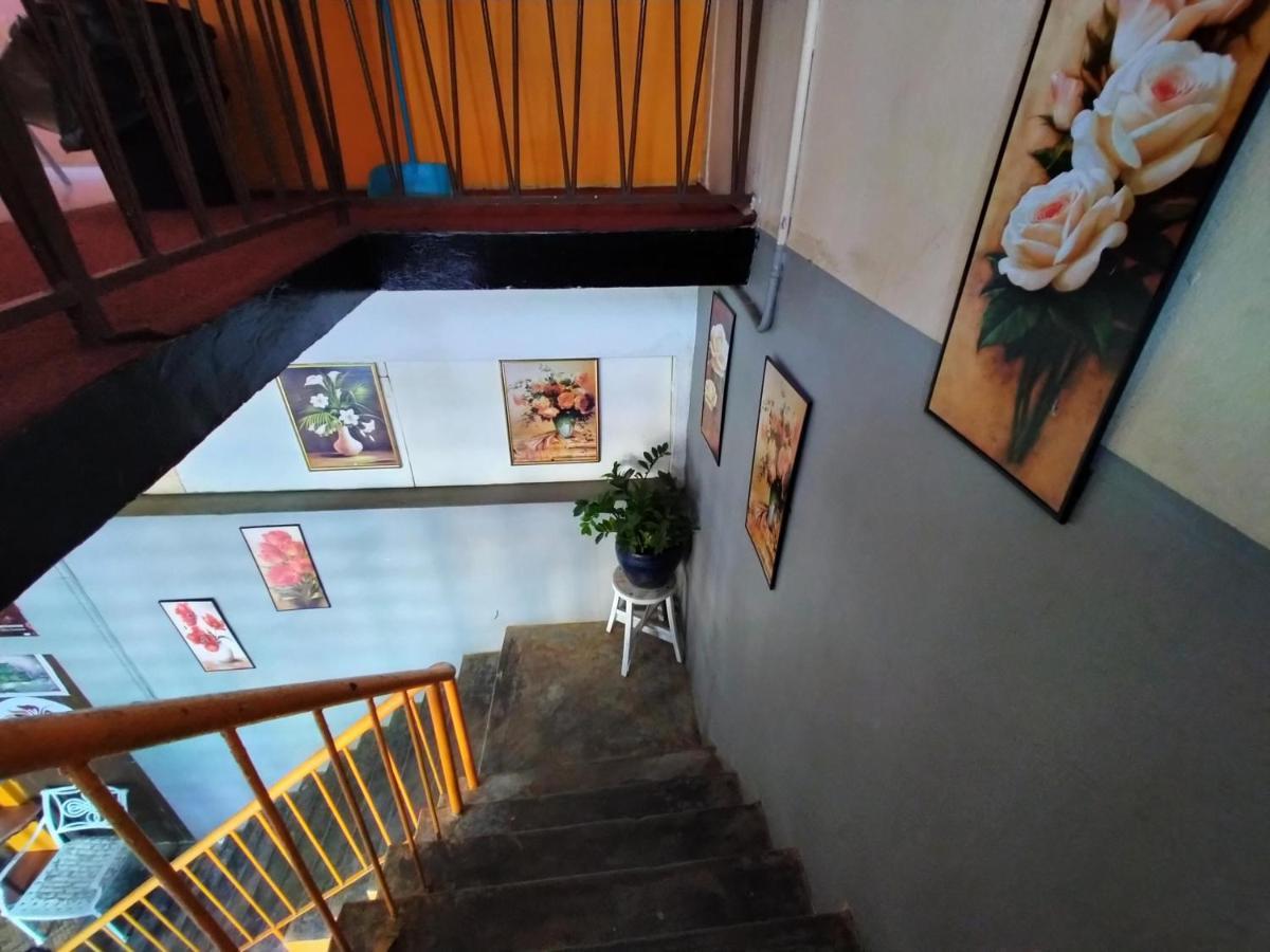 สปอต ออน 89994 อาร์แซด โกลด์ โฮเต็ล Hotel Kuala Kerai ภายนอก รูปภาพ